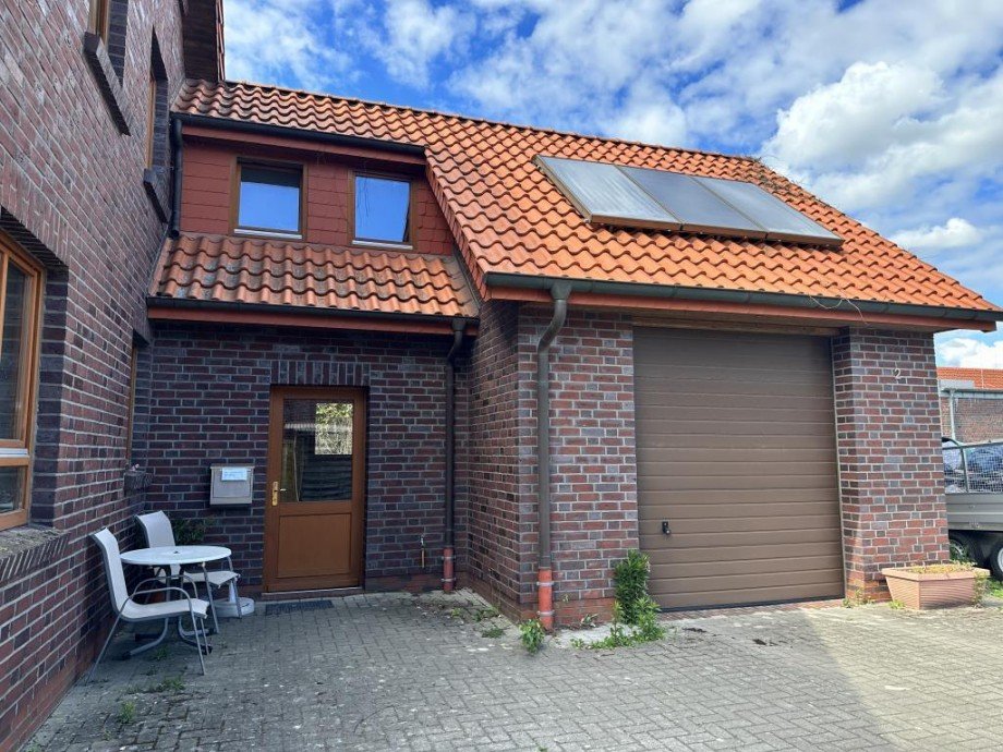Gro�z�giger Garagenanbau Einfamilienhaus Wiefelstede